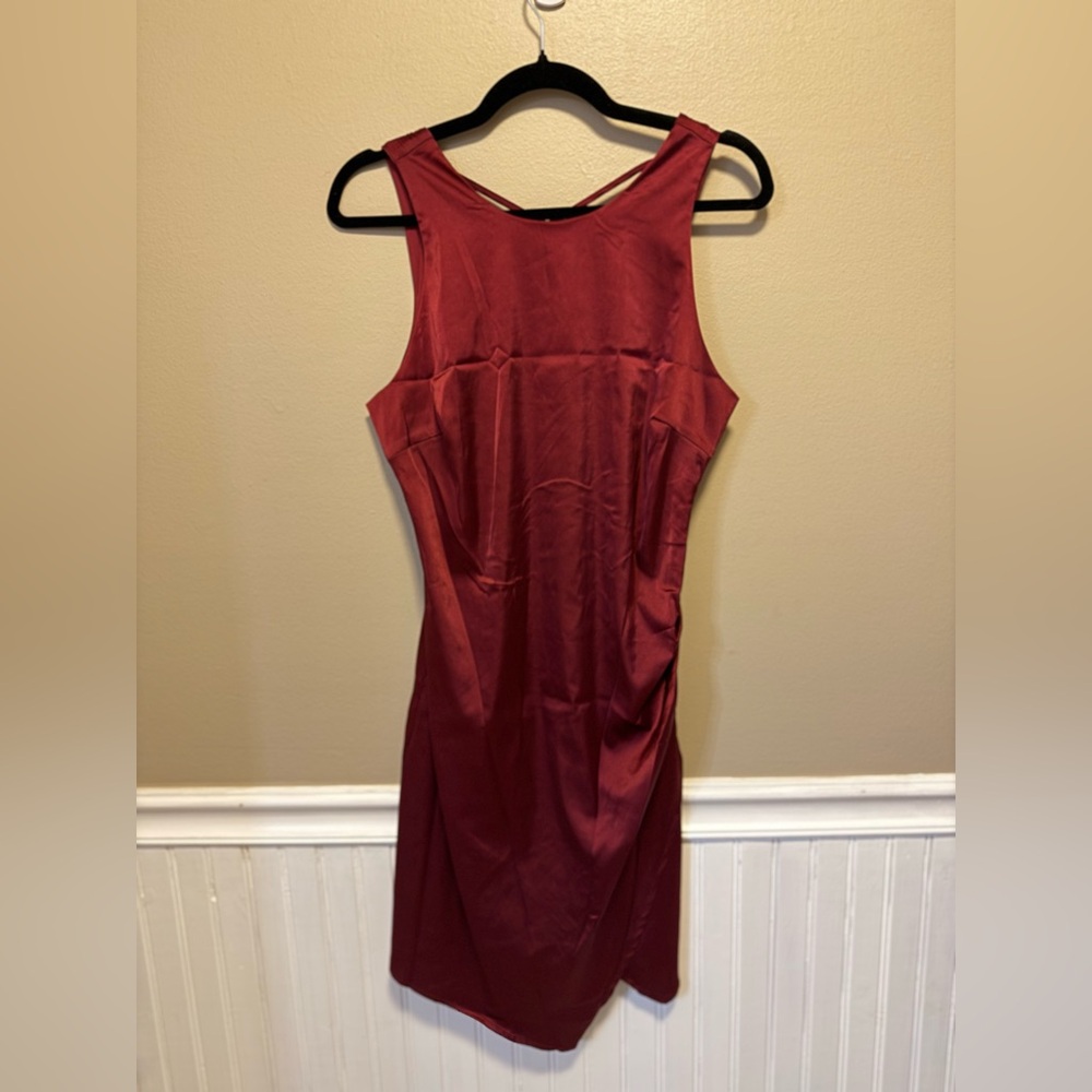 Gilli Elegant Wine Backless Dress
